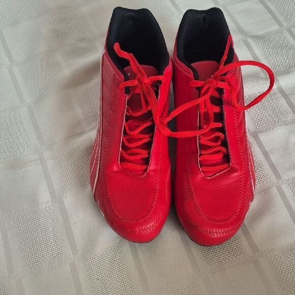 HOST PICK🥳 Puma Red Sneakers with White Detailing - Picture 14 of 16